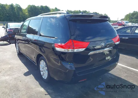 2011 Toyota Sienna Limited V6 z USA, uszkodzony, nr VIN 5TDYK3DC0BS037696